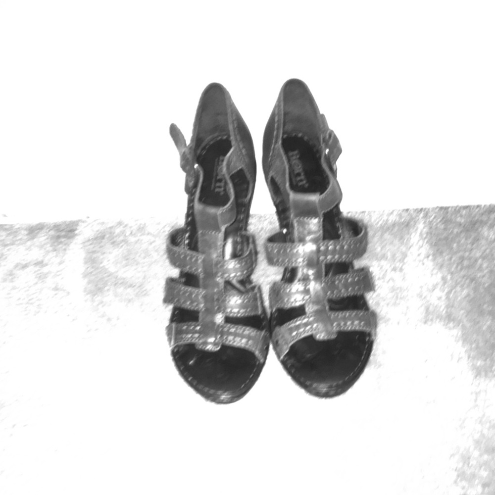 BORN heeled sandal